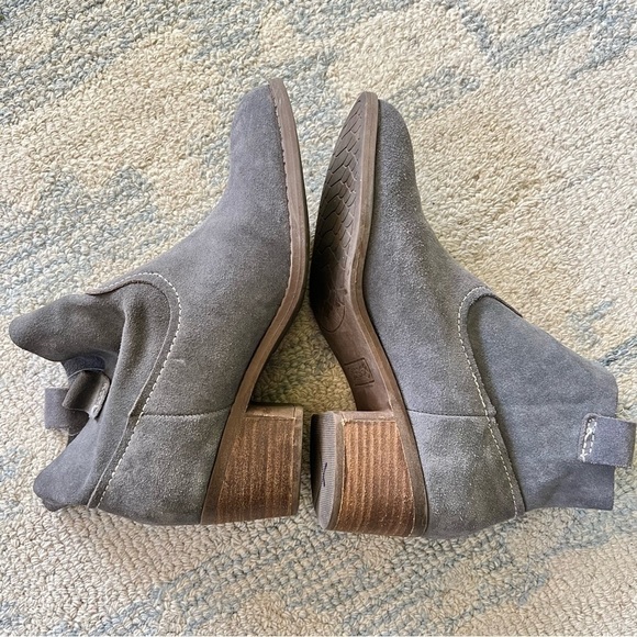 SUEDE CARLOS SANTANA GRAY SLOUCH BLOCK HEEL ANKLE BOOTIES SIZE 8 - Picture 2 of 7